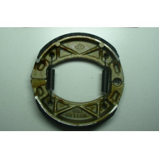 Колодки тормозные передние (барабан.), в сборе (F020485-00)